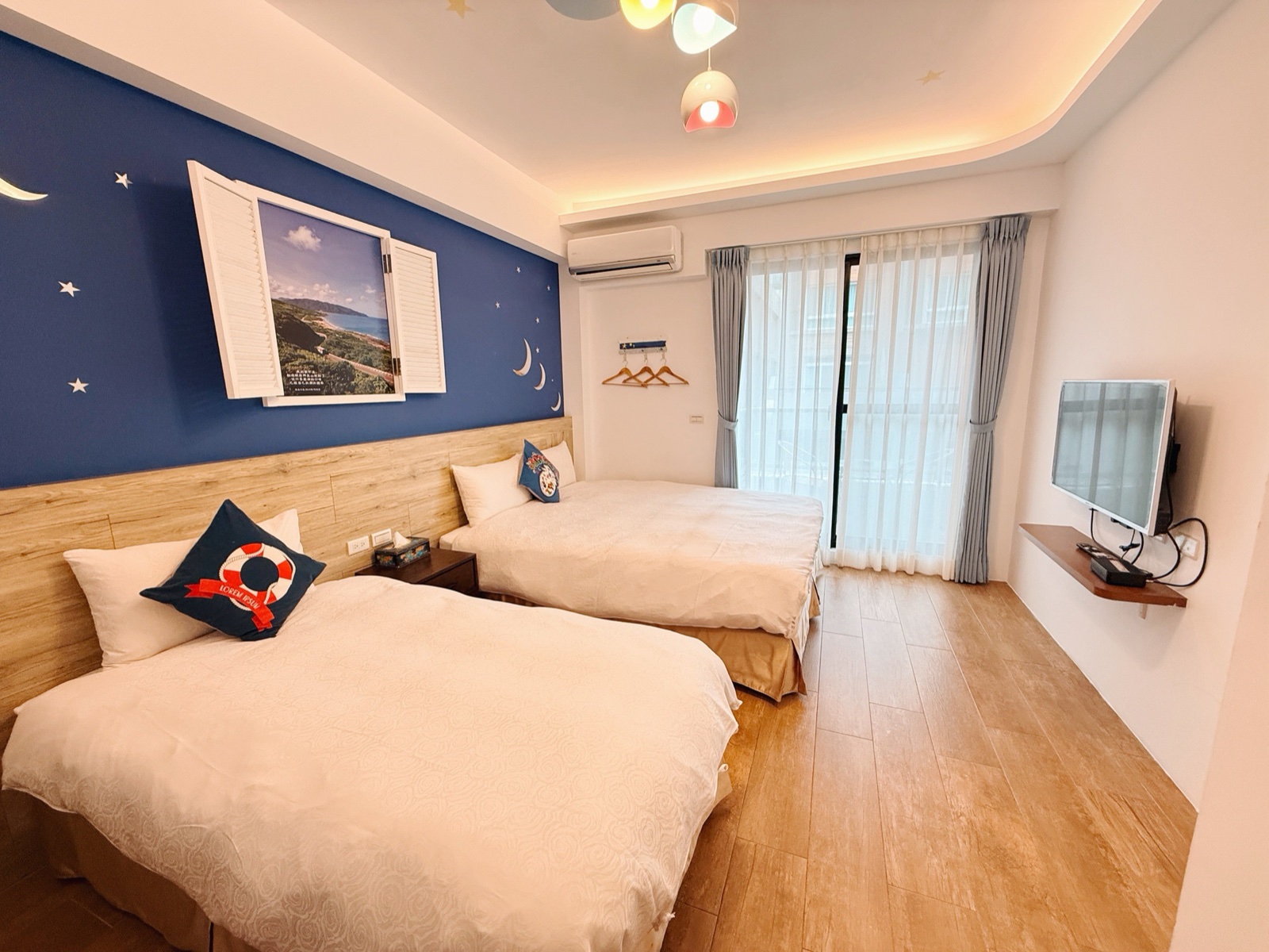 Starry Blue Triple Room 9